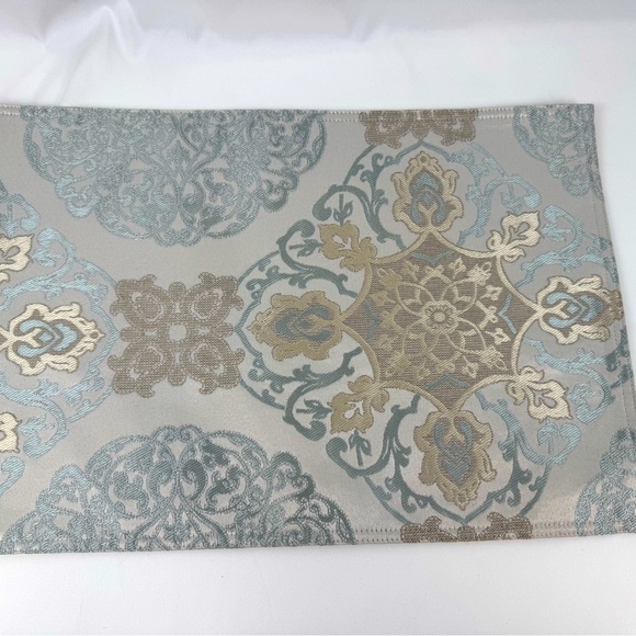 Waterford Jonet Placemats, Set of 6 in like new condition. - Picture 2 of 6